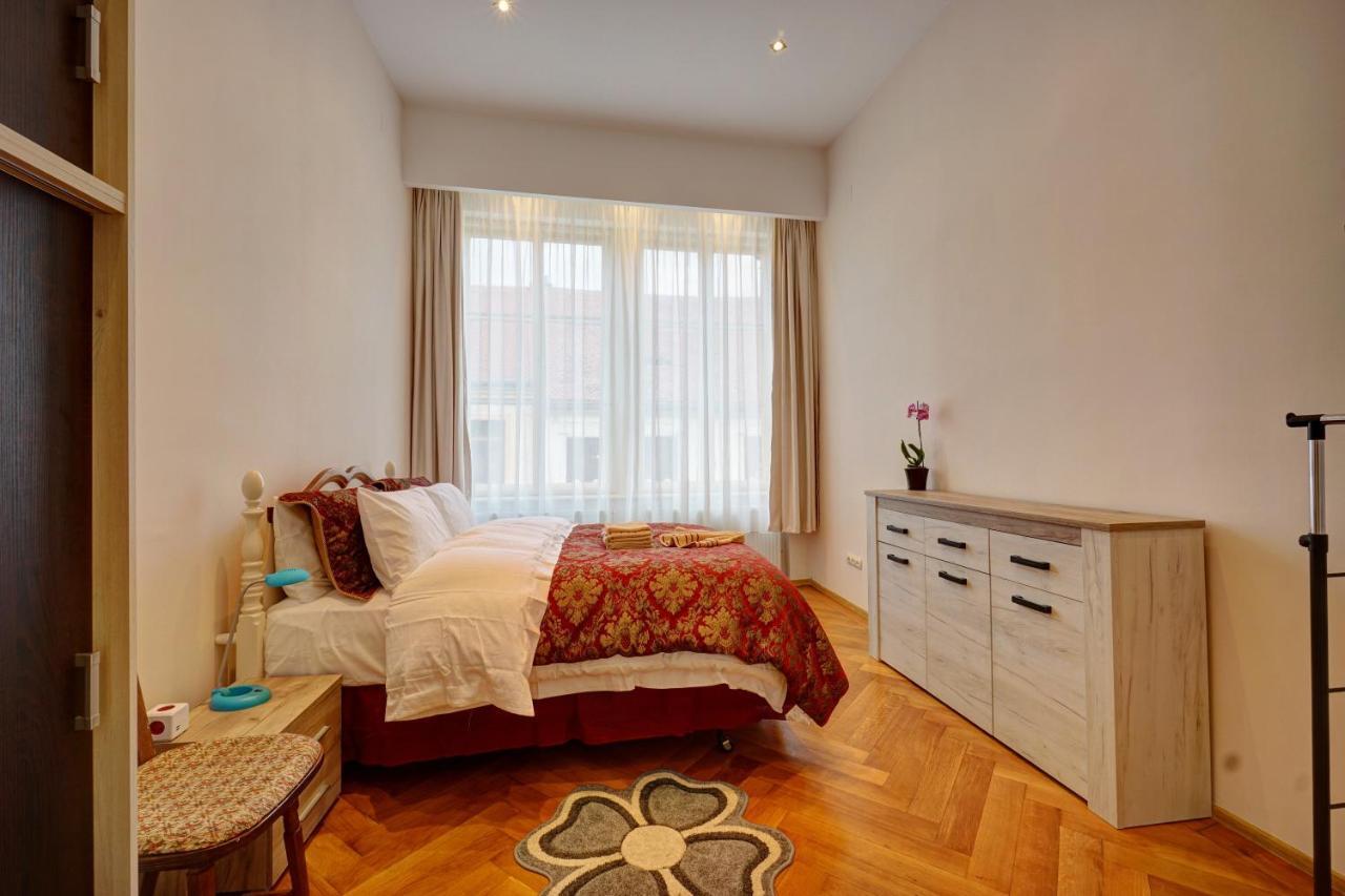 Casa De Vis, Brasov Old City Centre Appartement Buitenkant foto