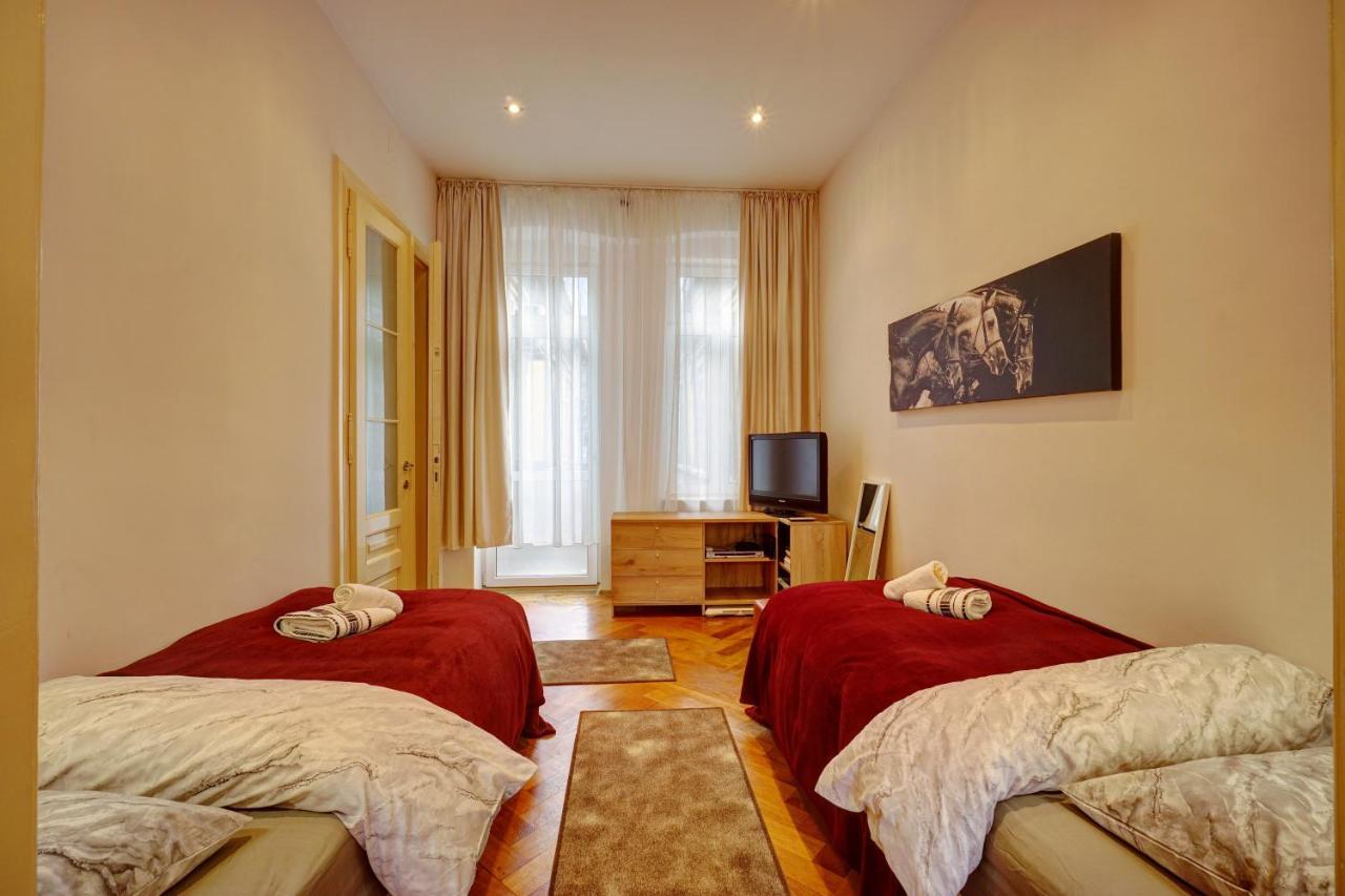 Casa De Vis, Brasov Old City Centre Appartement Buitenkant foto